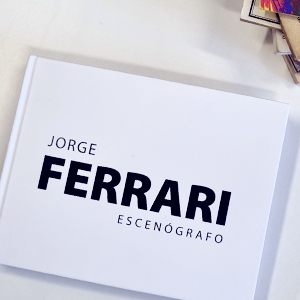 Agradecemos la donación del libro “Jorge Ferrari. Escenógrafo” compilado por el Dr. Marcelo Jaureguiberry